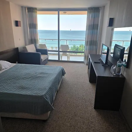Готель Sandy Bay 4*