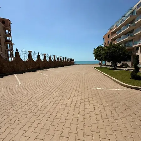 Готель Sandy Bay 4*